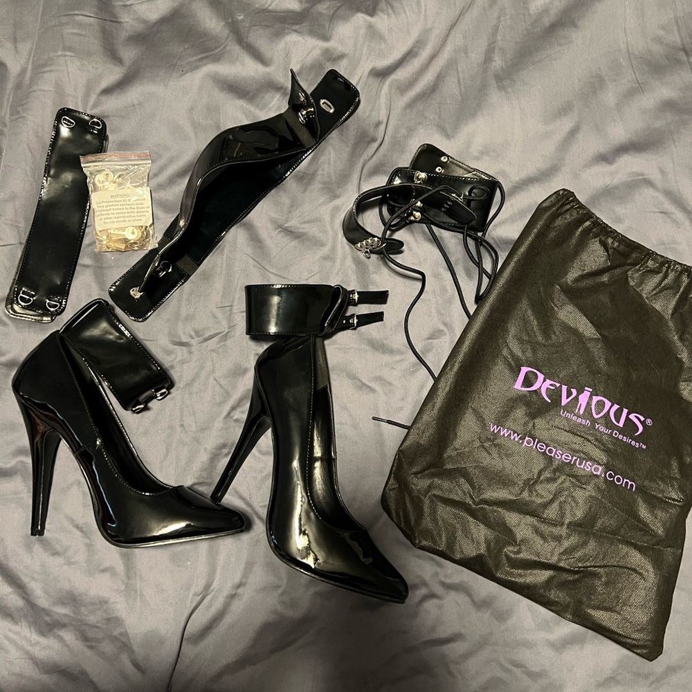 Devious 434 Stilettos
